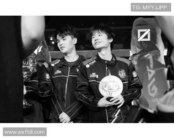 国际邀请赛特别报道：FPX从逆境中崛起的奋斗历程与荣耀之路